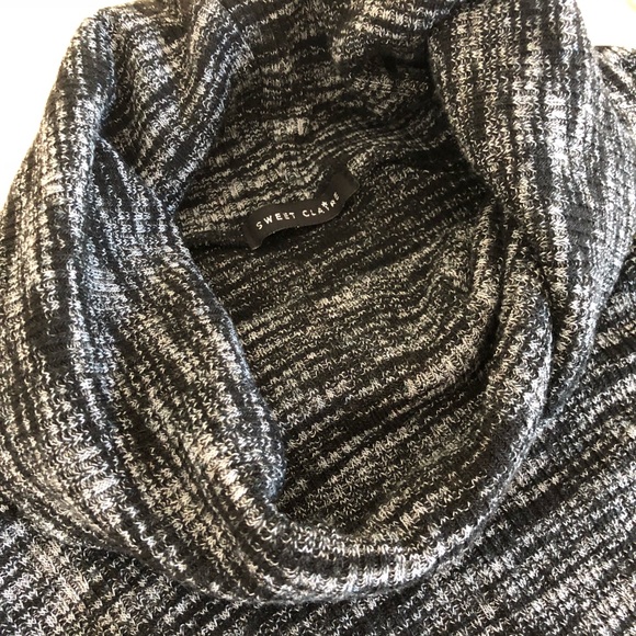 Back and white gray heathered cowl neck dress sz s - Picture 7 of 8